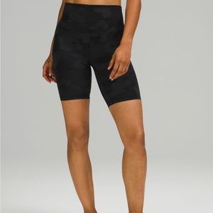 Lulu high rise biker shorts, size 6